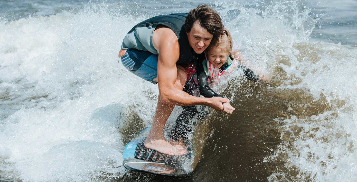 family-wakesurfing